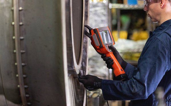 使用工業視頻內窺鏡檢測民航飛機 使用工業視頻內窺鏡檢測民航飛機